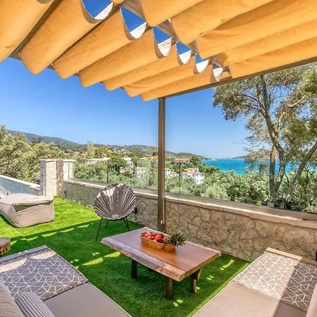 White Rock Vilă Nikiana