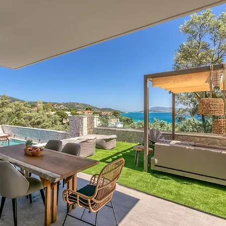 White Rock Vilă Nikiana