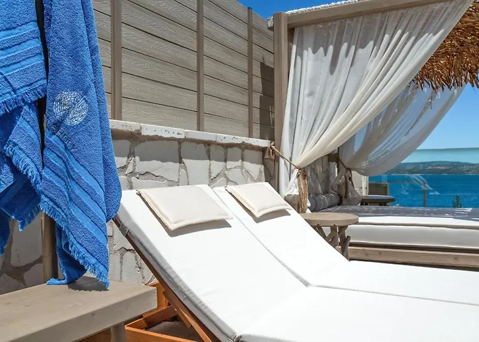 Villa White Rock Nikiana