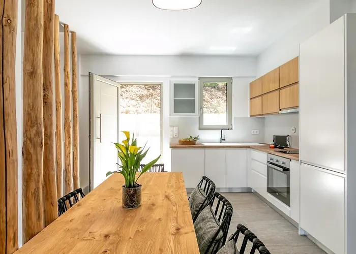 White Rock * Nikiana