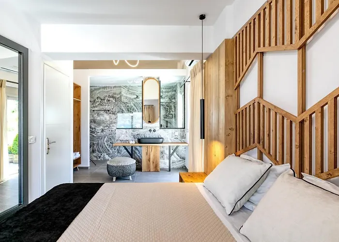 White Rock Villa Nikiana