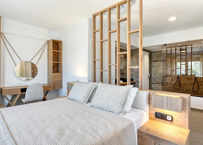 White Rock Villa Nikiana